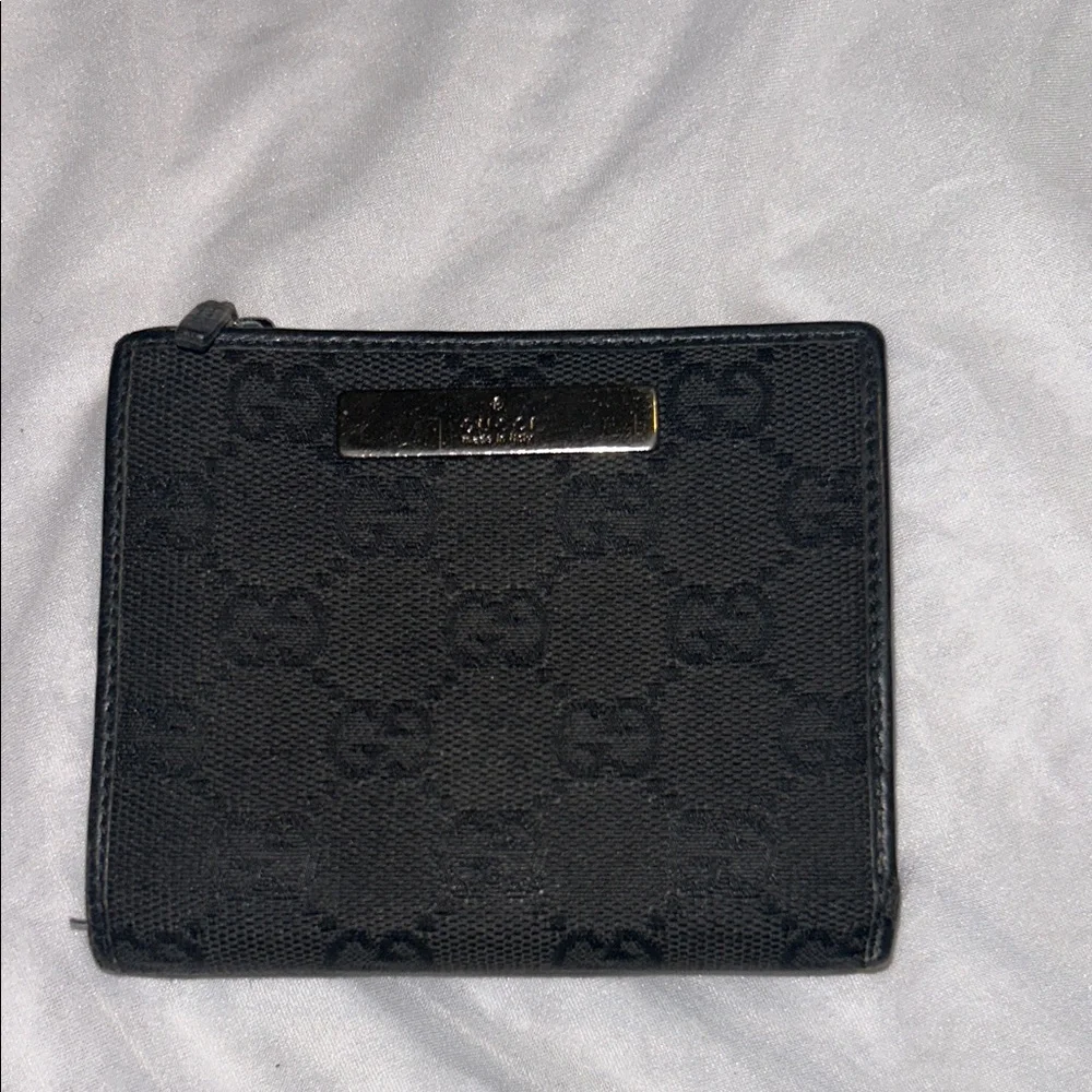 Authentic GUCCI Black GG Canvas Bi-fold Wallet w/ Coin Pouch - Metal Bar Logo